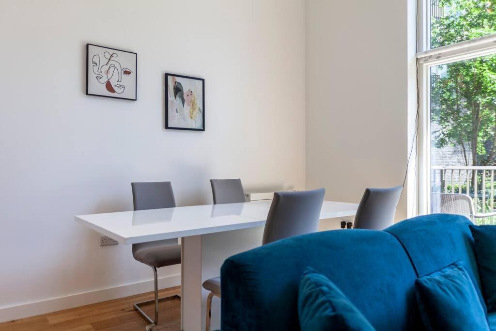 Apartament Stunning New 3 Bdr Duplex Wbalcony, East